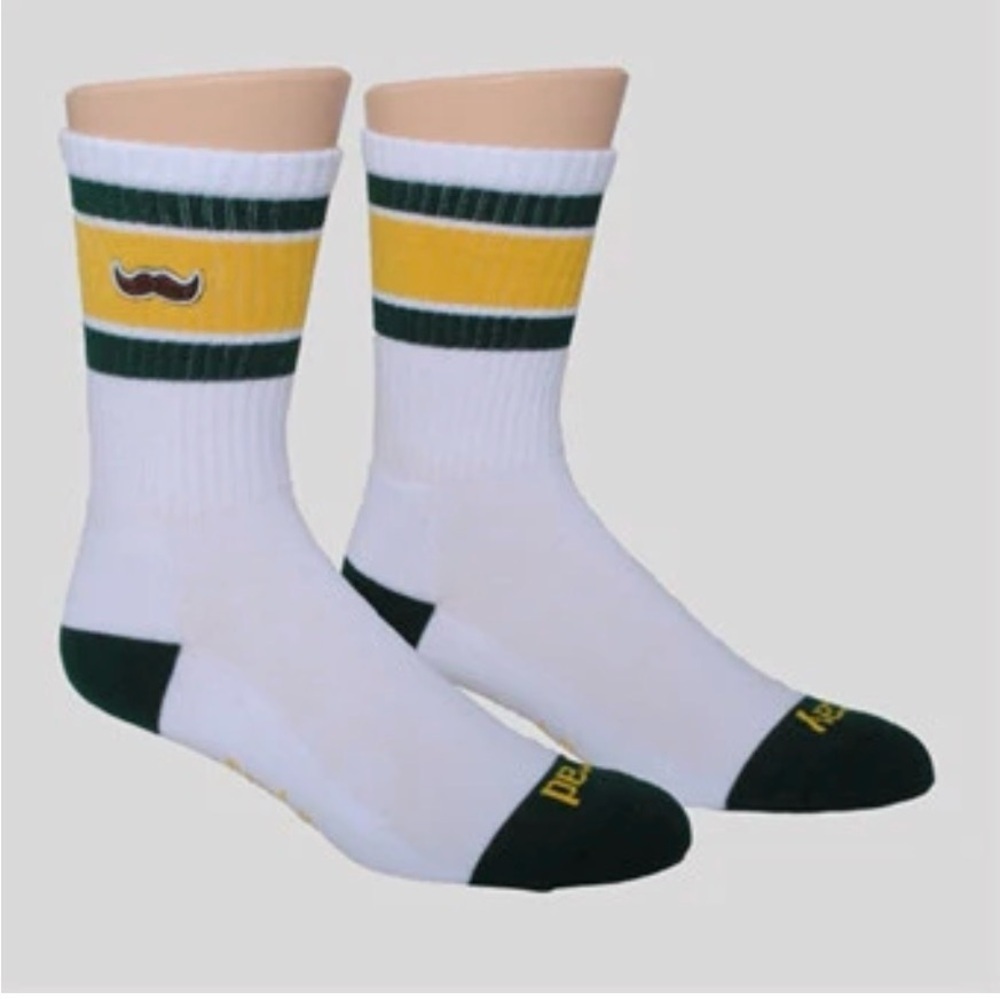 Toddland Peanuts White and Green Mustache Socks Mens Size 10-13